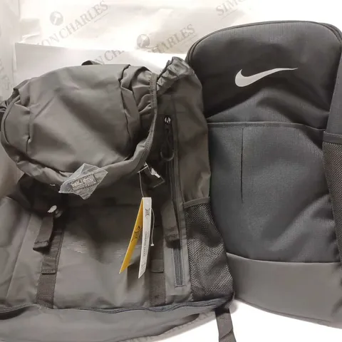 LOT OF 2 BAGS TO INCLUDE EVERLAST & NIKE 