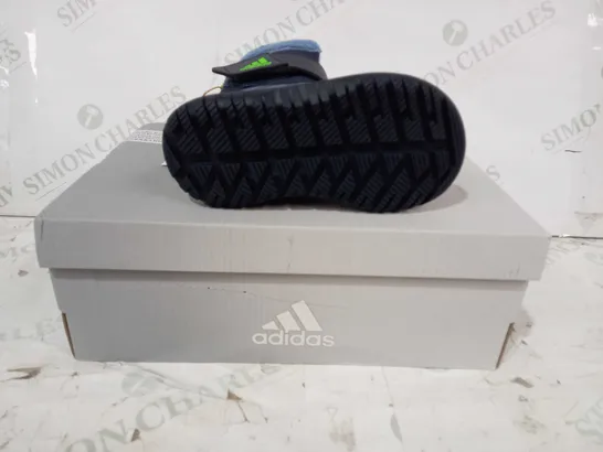 BOXED PAIR OF ADIDAS WINTERPLAY 1 CHILDREN'S SHOES IN NAVY/BLE/GREEN UK SIZE 7