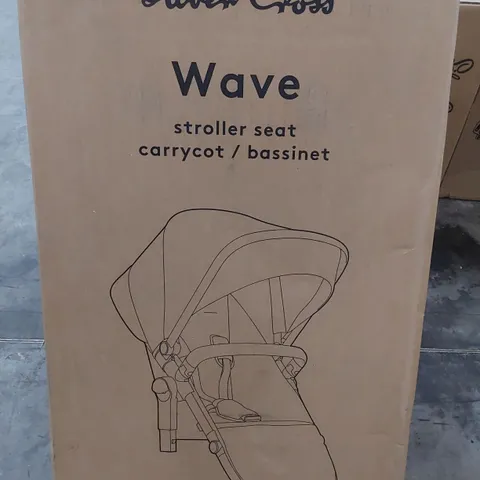 BOXED SILVER CROSS WAVE STROLLER SEAT & CARRY COT INDIGO