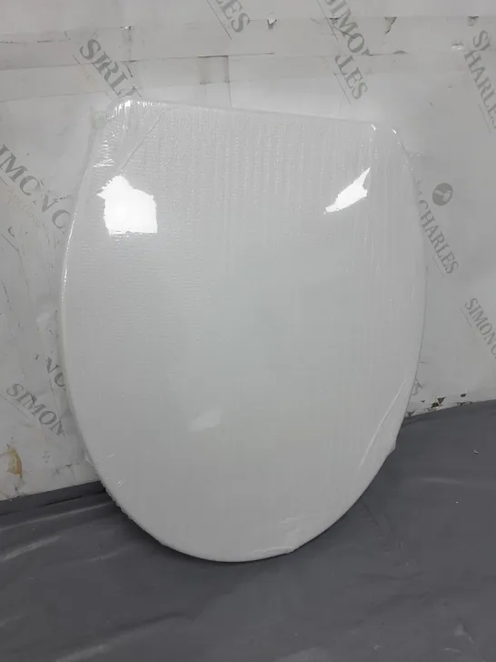 BOXED AND SEALED TOILET SEAT 