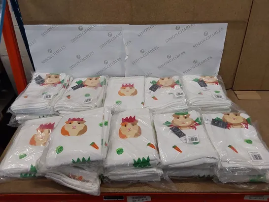 BOX OF APPROXIMATELY 18X 4PCS CHRISTMAS HAMSTER GUEST TOWELS - APPROXIMATELY 40 X 60CM (1 BOX)