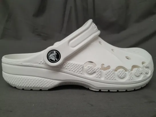 PAIR OF CROCS BAYA CLOGS IN WHITE UK SIZE M3/W4