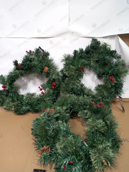 FESTIVE 20 INCH CASHMERE MIXED WREATHS