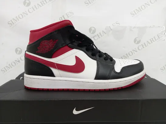 BOXED PAIR OF NIKE AIR JORDAN 1'S IN BLACK & RED - UK 8