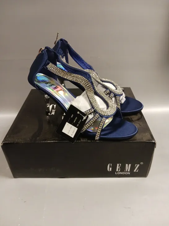 BOXED PAIR OF GEMZ LONDON OPEN TOE HIGH HEEL SHOES IN SATIN NAVY - 6	