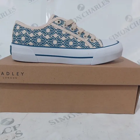 BOXED PAIR OF RADLEY LONDON CANVAS TRAINERS IN CREAM/NAVY UK SIZE 3