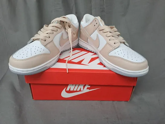 BOXED PAIR OF NIKE DUNK LOW RETRO SHOES IN BEIGE/WHITE UK SIZE 8