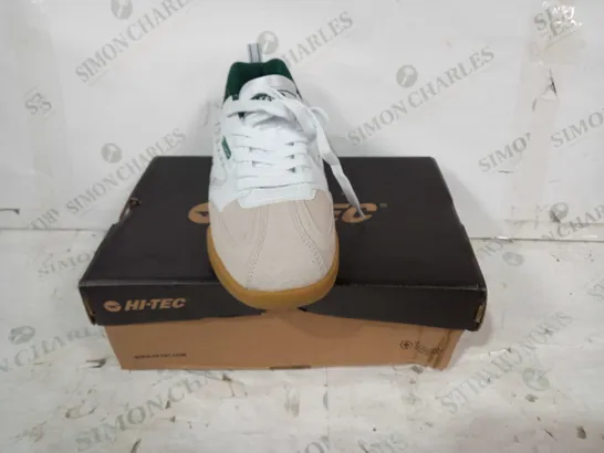 BOXED PAIR OF HI-TEC SQUASH CLASSIC SHOES IN WHITE/GREEN UK SIZE 10