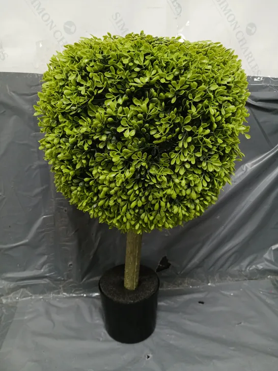 FAUX SPHERICAL PLANT IN GREEN