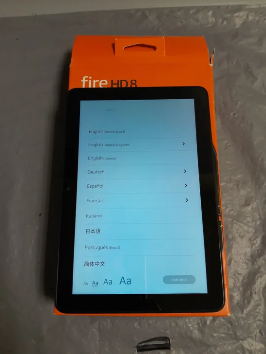 BOXED AMAZON FIRE HD 8 32GB TABLET IN BLACK