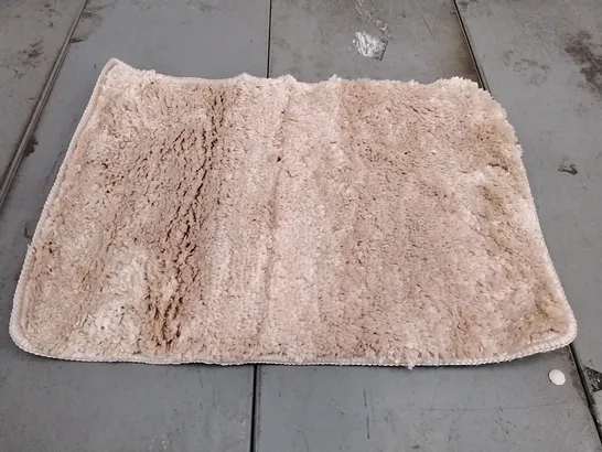 BRAND NEW BATH MAT 40CM X 55CM IN BEIGE 