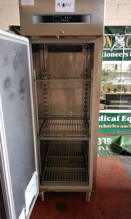 COMMERCIAL SINGLE DOOR FRIDGE/CHILLER F.PLUS TN 70