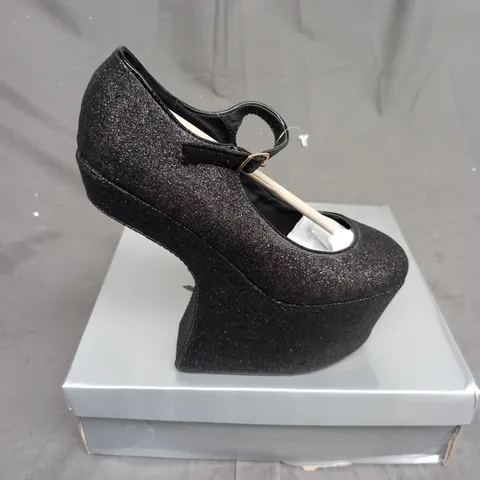 BOX OF APPROXIMATELY 10 BOXED BLACK GLITTER HIGH HEEL SHOES IN VARIOUS SIZES