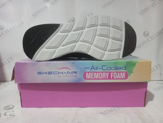 BOXED PAIR OF SKETCHERS AIR COOLED TRAINERS IN BLACK SIZE 7