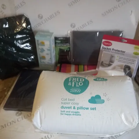 LARGE QUANTITY OF ASSORTED ITEMS TO INCLUDE CLIPPASAFE SOCKET PROTECTOR, FRED & FLOR COT BED DUVET & PILLOW SET, SMART JAPANESE TOOTH BLADE, ETC