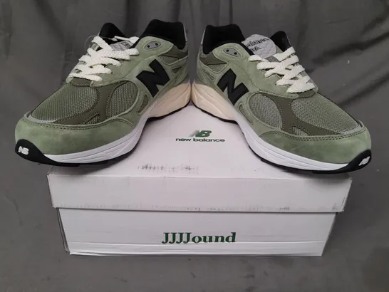 BOXED PAIR OF NEW BALANCE JJJJOUND RUNNING COURSE SHOES IN GREEN UK SIZE 10