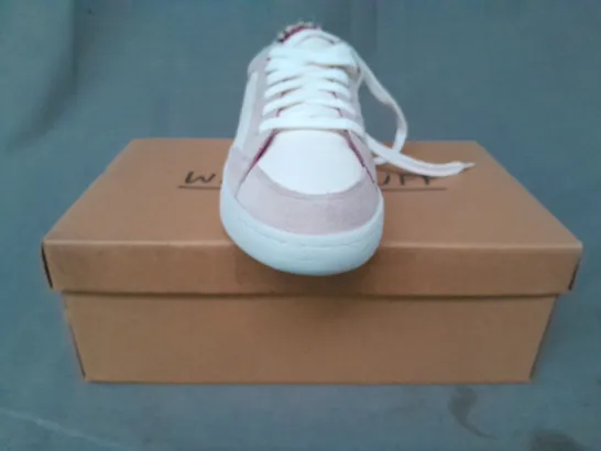 BOXED PAIR OF WHITE STUFF TRAINERS IN WHITE/GREY UK SIZE 4