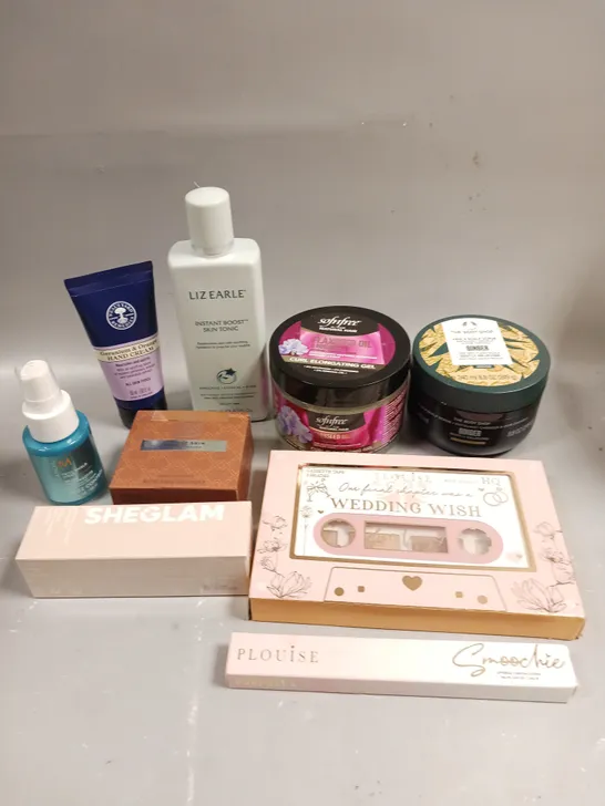 APPROXIMATELY 20 ASSORTED HEALTH & BEAUTY PRODUCTS TO INCLUDE CURL ELONGATING GEL, LIZ EARLE SKIN TONIC, P.LOUISE MAKE-UP ETC 