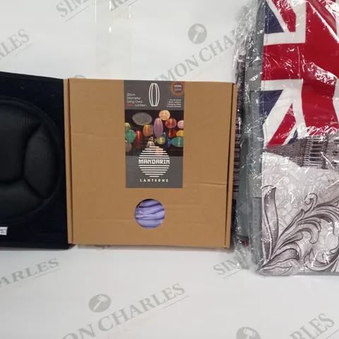 BOX OF APPROXIMATELY 20 ASSORTED HOUSEHOLD ITEMS TO INCLUDE GREAT BRITAIN THEMED BAG, MANDARIN LANTERN, PROTECTIVE KNEE WEAR, ETC