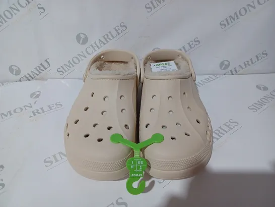 CROCS BAYA PLATFORM LINED CROCKS - UK 6 