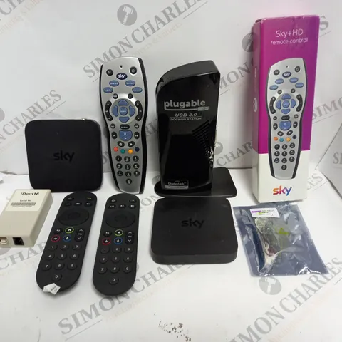 APPROXIMATELY 20 ASSORTED HOUSEHOLD ELECTRICAL ITEMS TO INCLUDE SKY REMOTES, USB DOCKING STATION, POWER CABLES ETC