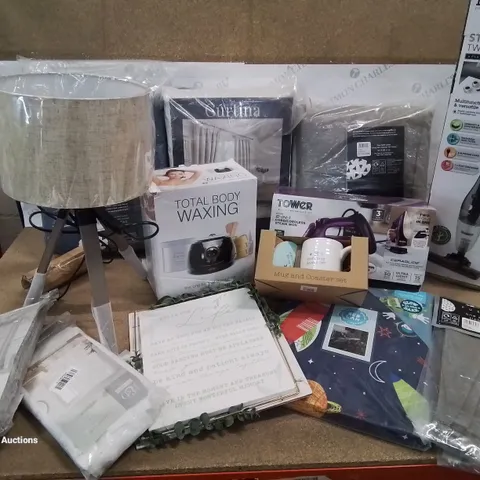 SELECTION OF BRAND NEW HOUSEHOLD ITEMS TO INCLUDE TABLE LAMP, TOTAL BODY WAXING KIT, VAC CLEANER, MUG SET, ETC.