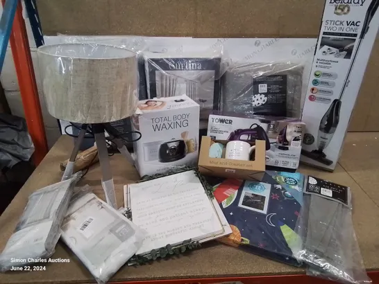 SELECTION OF BRAND NEW HOUSEHOLD ITEMS TO INCLUDE TABLE LAMP, TOTAL BODY WAXING KIT, VAC CLEANER, MUG SET, ETC.