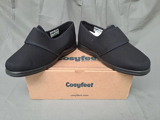 BOXED PAIR OF COSYFEET SLIPPERS IN BLACK UK SIZE 7