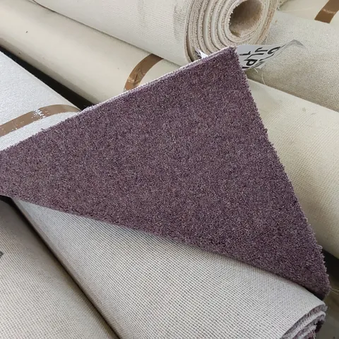 ROLL OF QUALITY CRESTA DIM HEATHERS CARPET // SIZE: APPROX. 5 X 1.95m