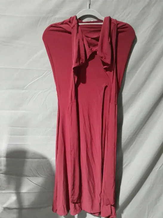 CLUB L BERRY BACKLESS V PLUNGE HALTER NECK MAXI DRESS SIZE 8 