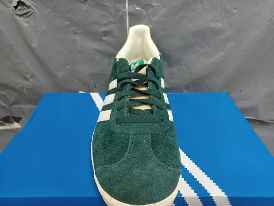 BOXED ADIDAS GAZELLE TRAINERS IN GREEN - UK 7.5