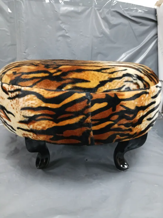 LEOPARD PRINT FOOT STOOL