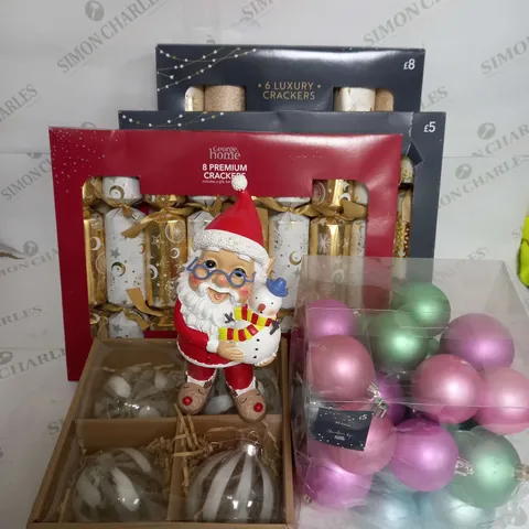 BOX OF APPROX 10 ASSORTED FESTIVE IEMS TO INCLUDE SANTA GNOME DECORATIONS, PREMIUM CRACKERS AND BAUBLES ETC