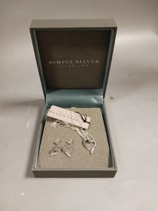 SIMPLY SILVER STERLING HEART SET