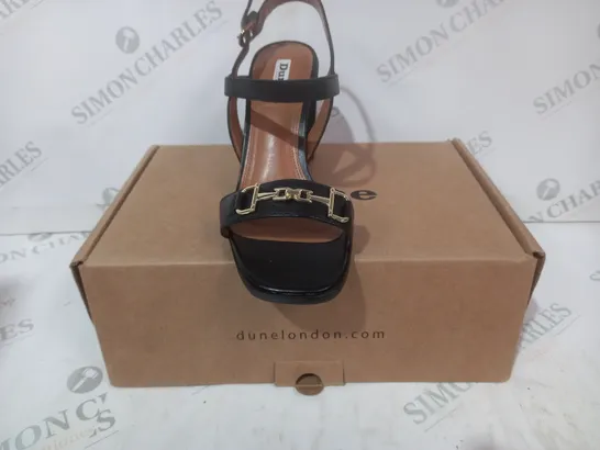 BOXED PAIR OF DUNE LONDON LEATHER SNAFFLE BLOCK HEEL SANDALS IN BLACK SIZE 7