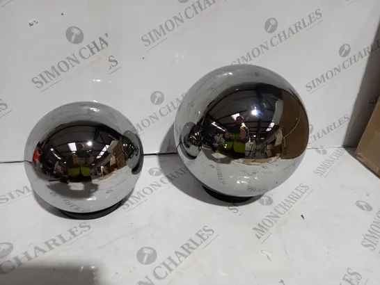 BOXED KELLY HOPPEN SET OF 2 INDOOR OUTDOOR PRELIT GLASS DECOR, REFLECTIVE ORBS - COLLECTION ONLY