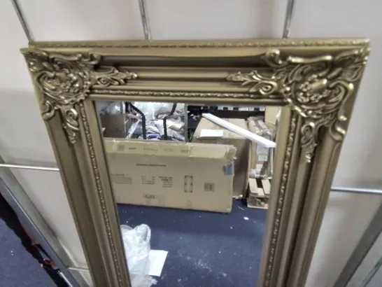 BOXED DRESS MIRROR IN GOLD - 1 BOX