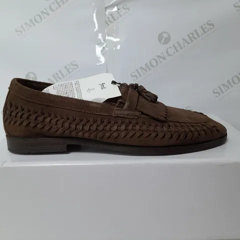 FIND MENS CASUAL SHOE IN CHOCOLATE BROWN SIZE 8