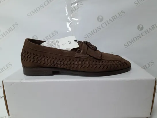 FIND MENS CASUAL SHOE IN CHOCOLATE BROWN SIZE 8