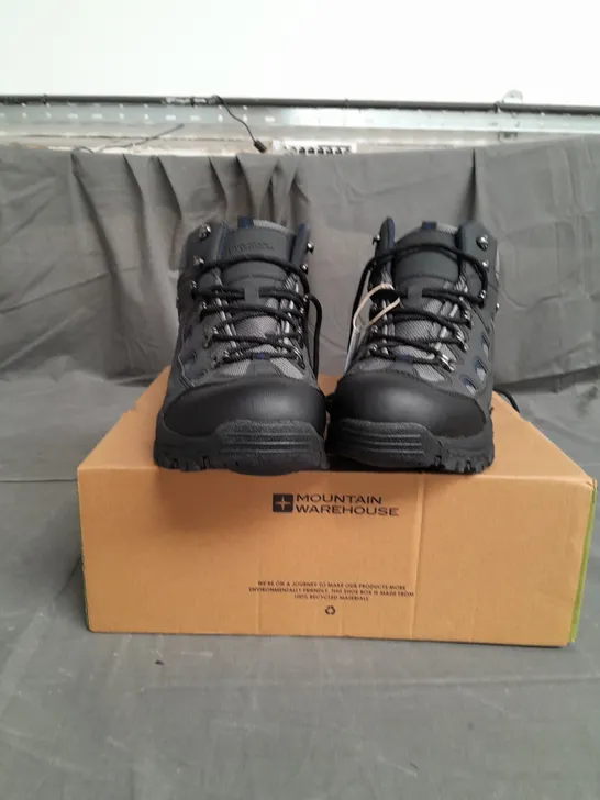 BOXED PAIR OF MOUNTAIN WAREHOUSE WATERPROOF HIKING BOOTS SIZE 10.5