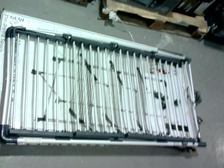 BLACK+DECKER HEATED CLOTHES AIRER 3173879Simon Charles Auctioneers