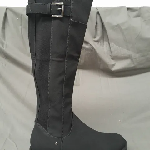 BOXED PAIR OF ELLA HAYLEY KNEE-HIGH BOOTS IN BLACK SIZE 4