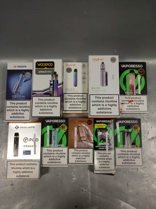 APPROXIMATELY 20 VAPES & E-CIGARETTES TO INCLUDE VAPORESSO, VOOPOO, ASPIRE ETC 