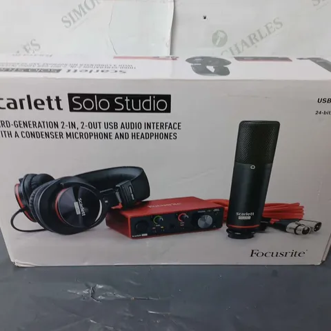 BOXED FOCUSRITE SCARLETT SOLO STUDIO SET