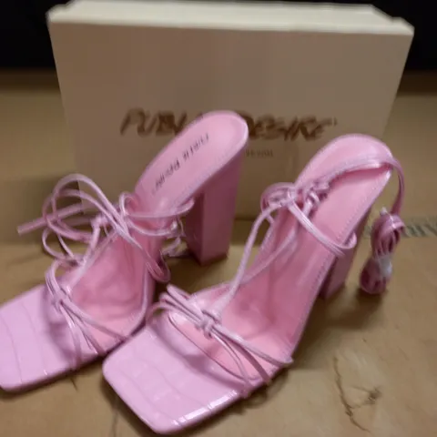 BOXED PAIR OF PUBLIC DESIRE PINK HEELED SHOES - 7