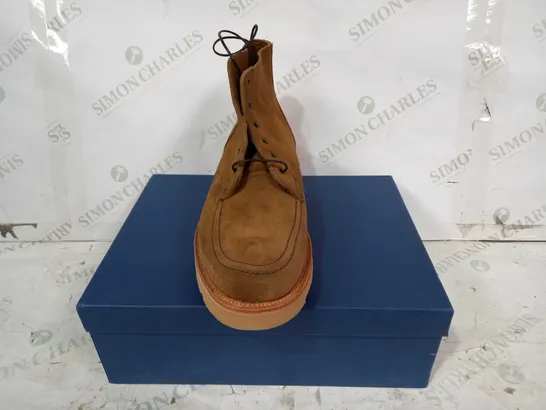 BOXED PAIR OF SANDERS WILSON SUEDE ANKLE BOOTS IN TOBACCO COLOUR UK SIZE 11