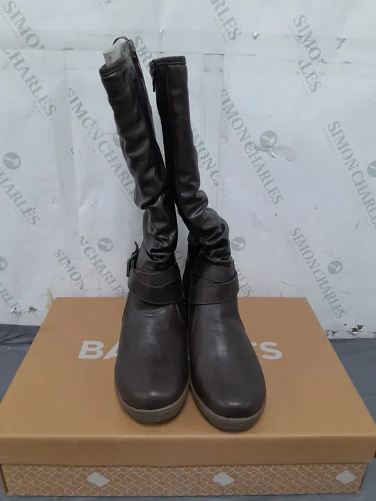 APPROXIMATELY 8 PAIRS OF BARRATTS STRAP AND ROUCHE WEDGE HIGH BOOTS SIZE 4