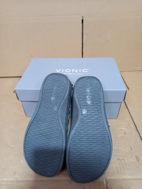 VIONIC INDULGE RELAX LEOPARD SLIPPERS UK SIZE 4