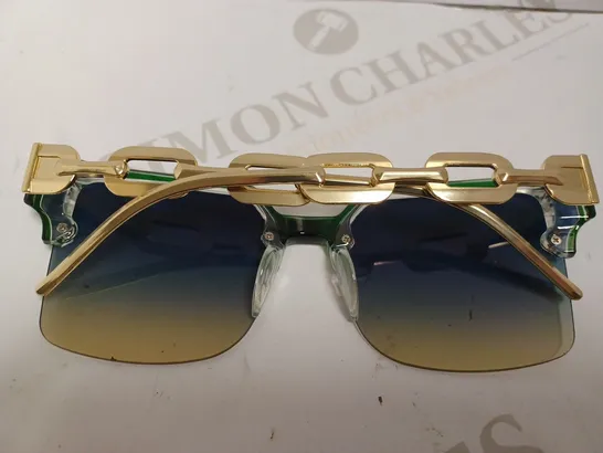 GREEN/GOLD EFFECT CHAIN SUNGLASSES