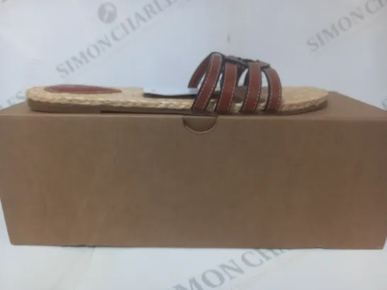 BOXED PAIR OF MNG OPEN TOE SANDALS IN BROWN/BEIGE EU SIZE 38